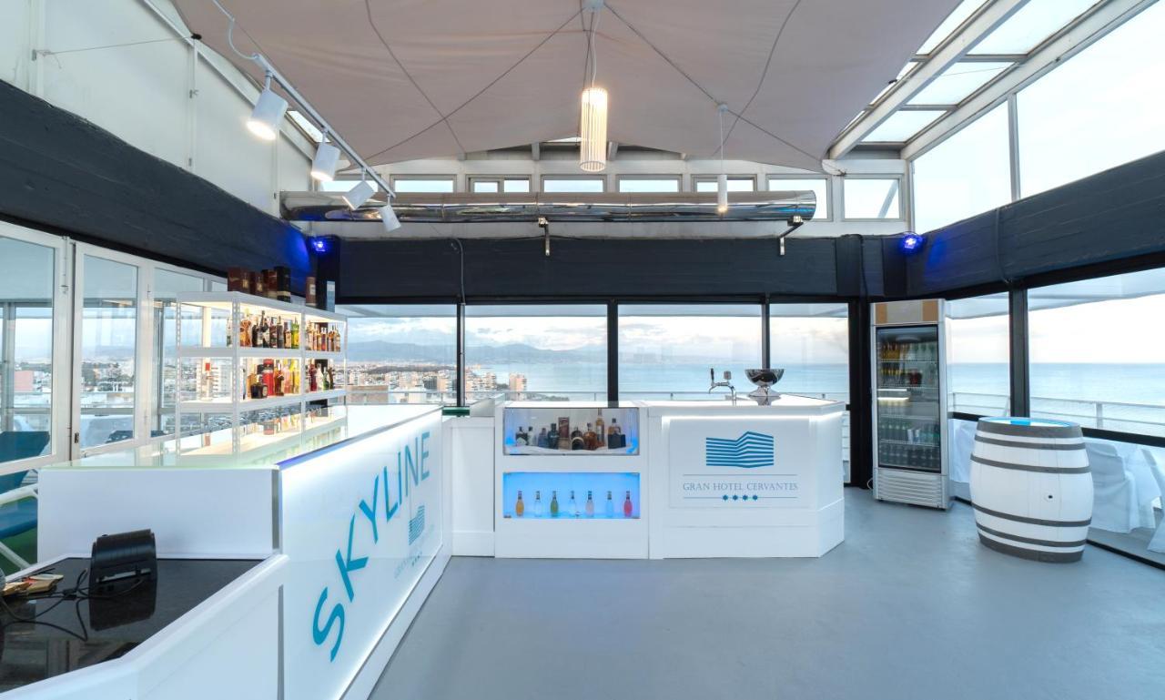蓝海格兰塞万提斯酒店 托雷莫利诺斯 外观 照片